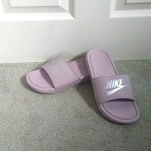 Nike slip on shoes